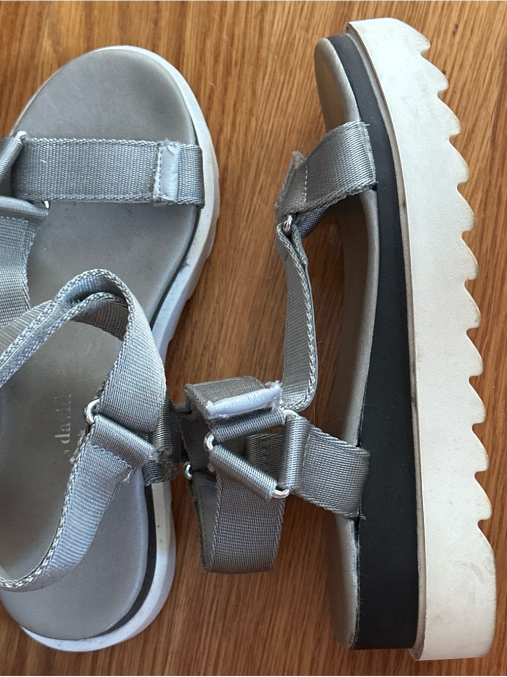 Charles David Women's Gray Platform Sport Sandals - Adjustable Straps